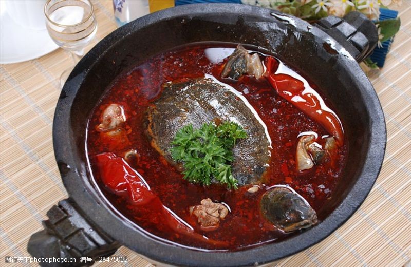 养生菌汤锅焖甲鱼
