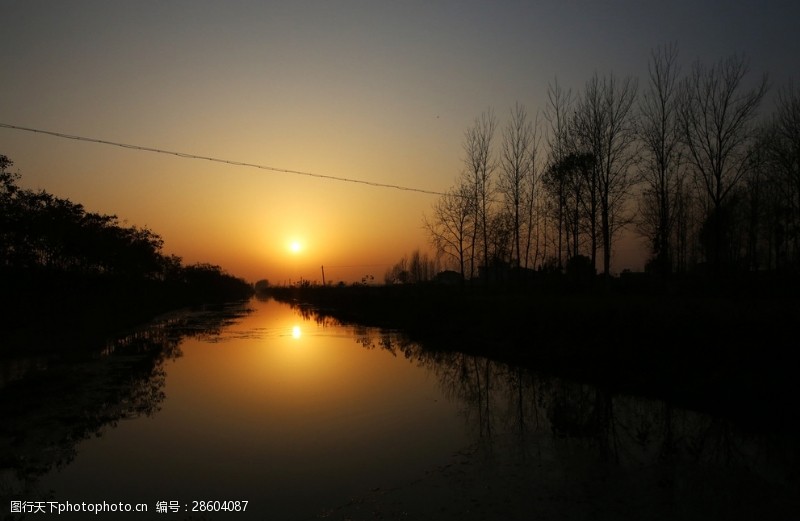 夕阳红黄昏的界洪河