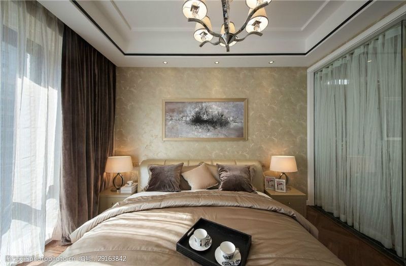 床头现代简约卧室杏色花纹背景墙室内装修效果图